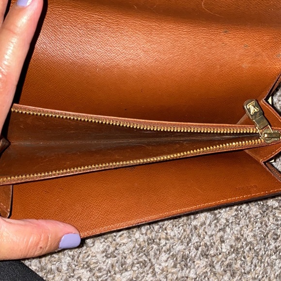 LV wallet Authentic - Picture 10 of 10